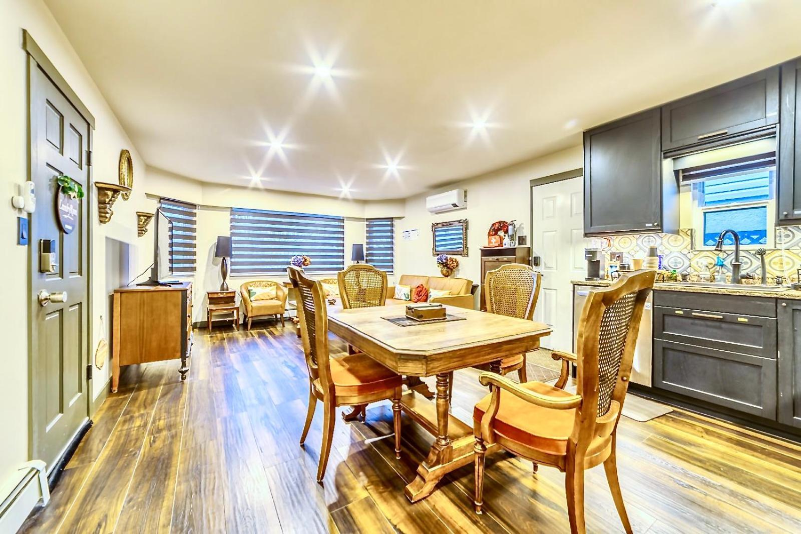 וונקובר Neocolonial Nouveau Kensington Vacation Home מראה חיצוני תמונה