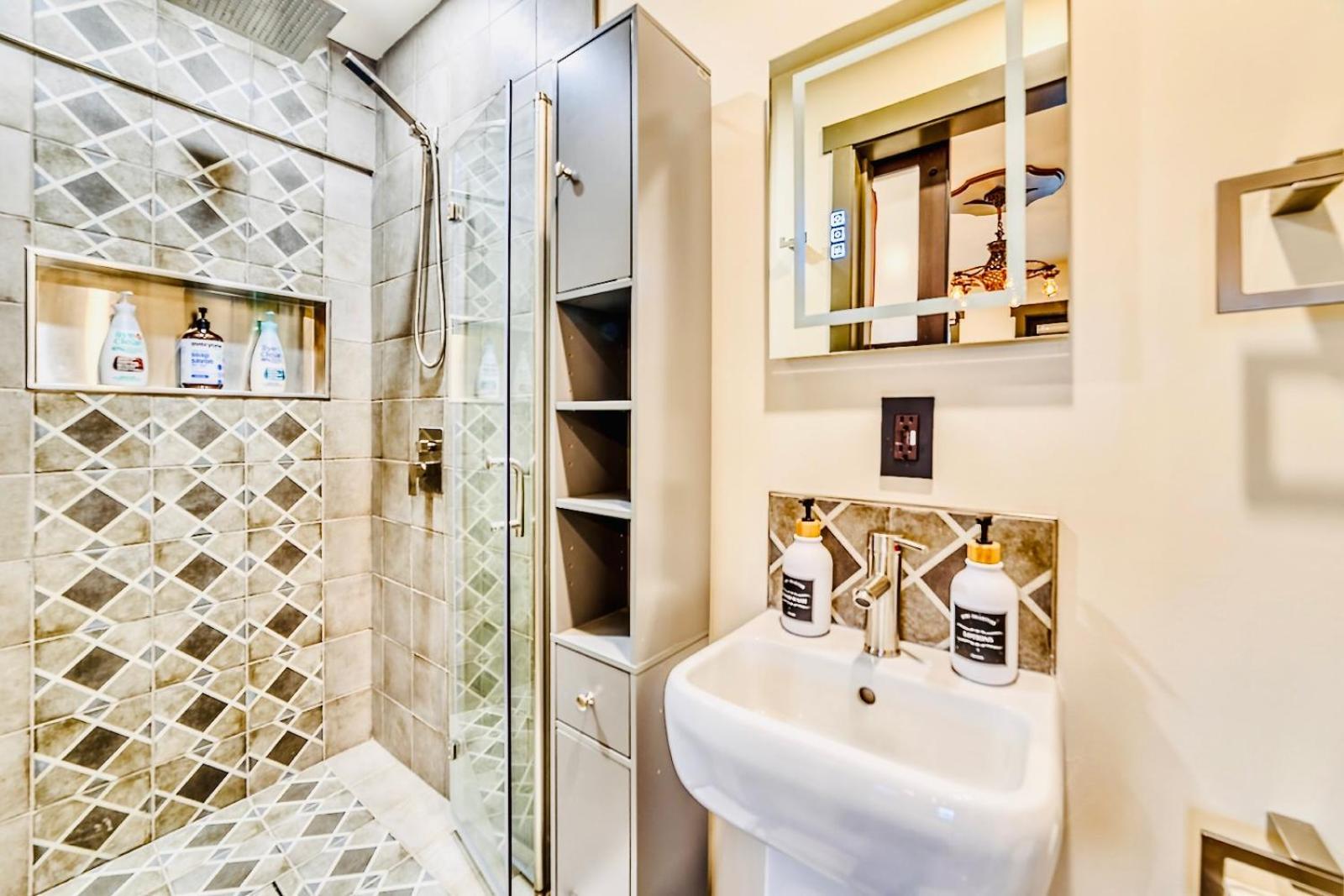 וונקובר Neocolonial Nouveau Kensington Vacation Home מראה חיצוני תמונה